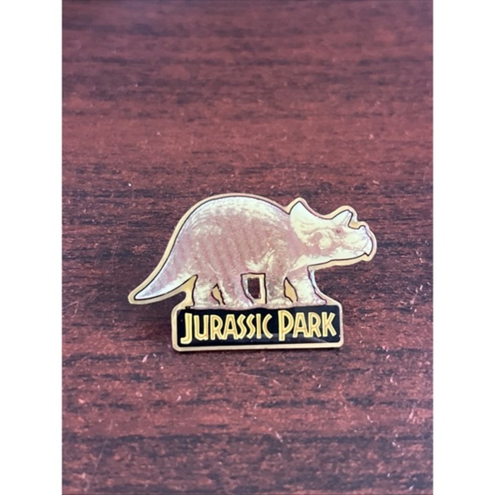 1993 Jurassic Park Triceratops Dinosaur Amblin Lapel Hat Pin